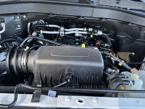 Used 2021 Ford Explorer XLT image 30