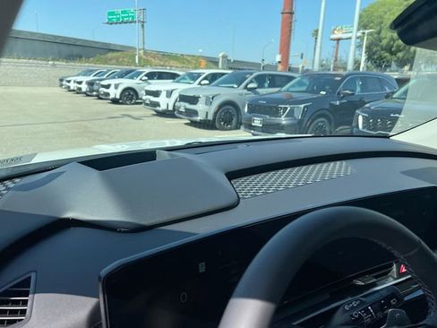 New 2026 Kia Carnival SX Prestige image 9