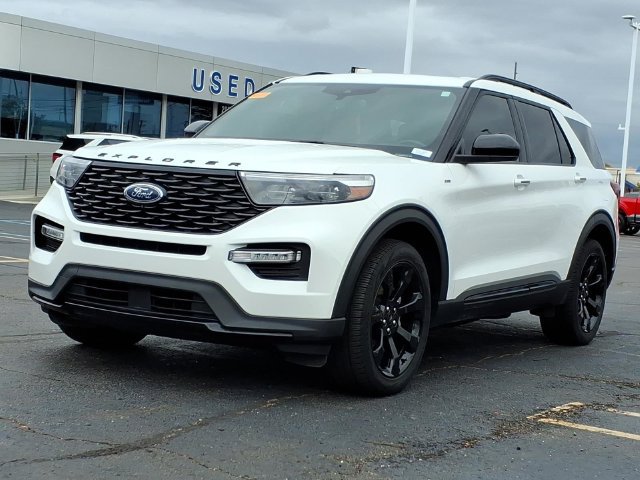 Used 2023 Ford Explorer ST-Line w/ Class IV Trailer Tow Package AWD/4WD image 3