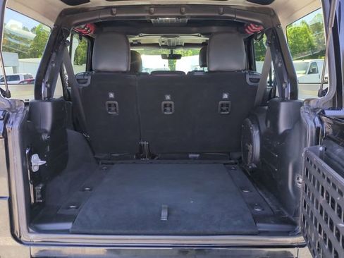 Used 2018 Jeep Wrangler Unlimited Rubicon AWD/4WD image 23