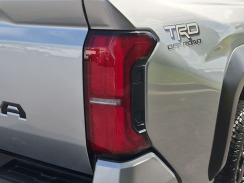 Used 2025 Toyota Tacoma TRD Off-Road w/ TRD Off Road Upgrade Package AWD/4WD image 12