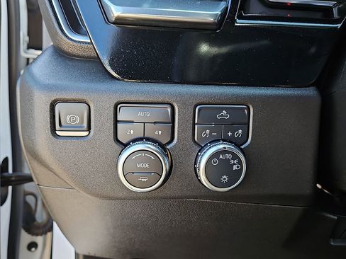 Used 2023 GMC Sierra 1500 SLE image 17