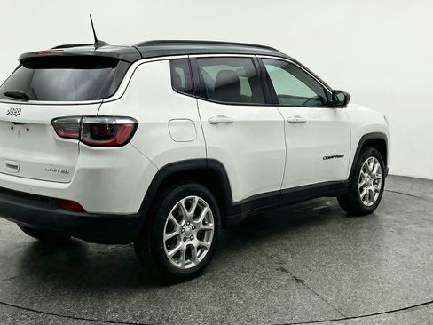 Used 2025 Jeep Compass Limited AWD/4WD image 9