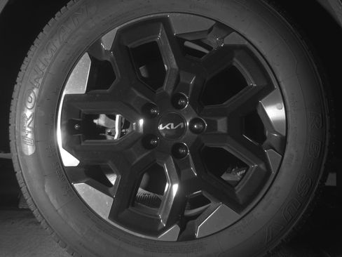 Used 2024 Kia Sorento S image 15