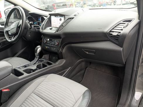 Used 2019 Ford Escape SE FWD image 4