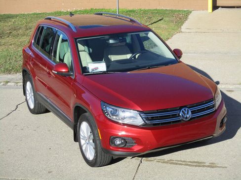 Used 2016 Volkswagen Tiguan SE AWD/4WD image 9