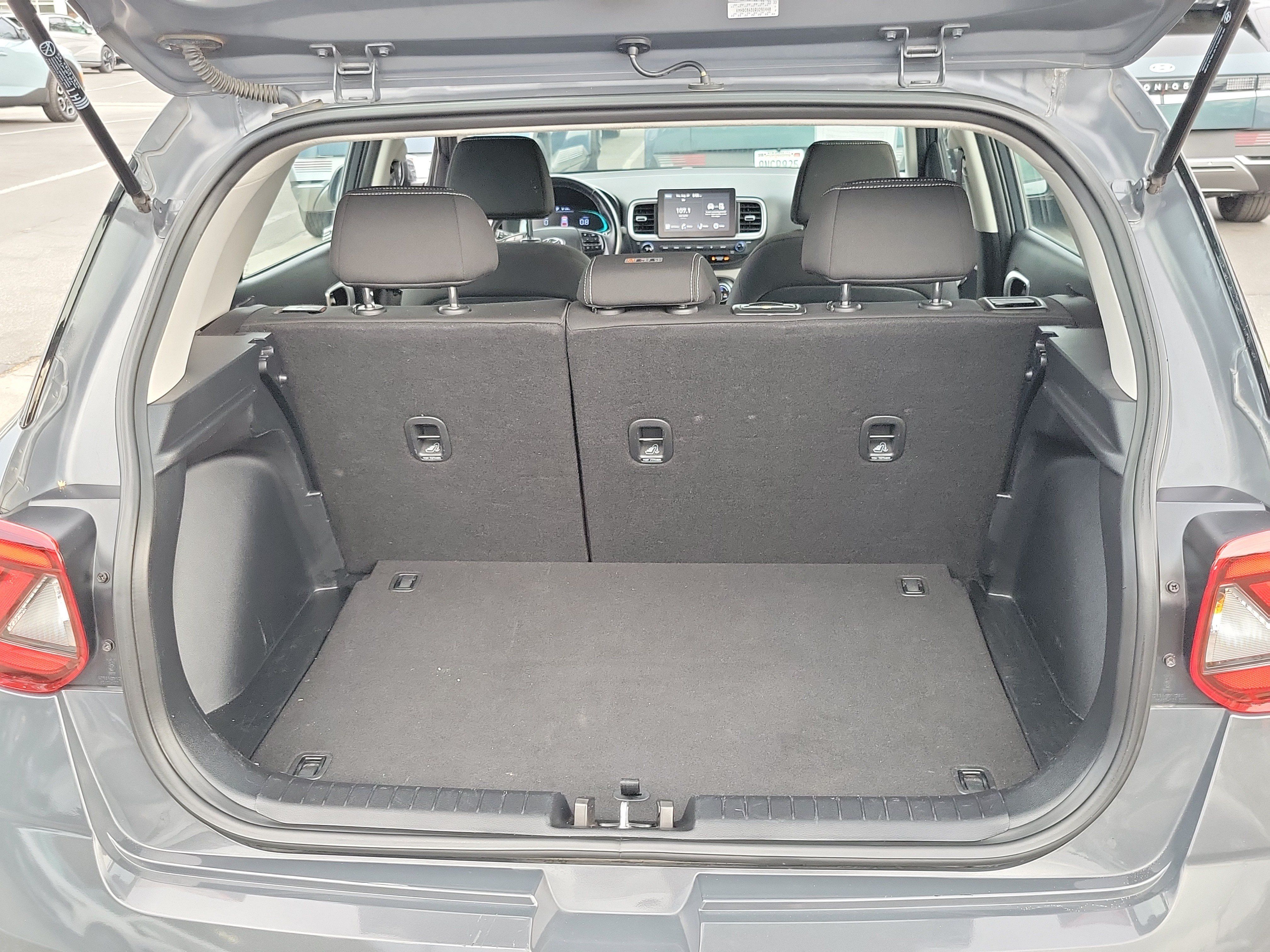 Certified 2024 Hyundai Venue SEL FWD image 19