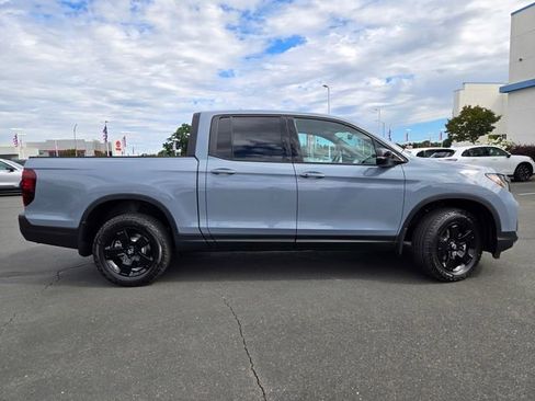 New 2026 Honda Ridgeline Black Edition image 3