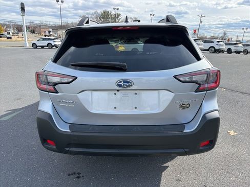 Certified 2025 Subaru Outback Premium image 4