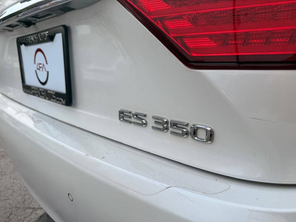 Used 2014 Lexus ES 350 w/ Ultra Luxury Package FWD image 23