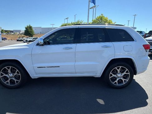 Used 2020 Jeep Grand Cherokee Overland w/ Trailer Tow Group IV RWD image 8