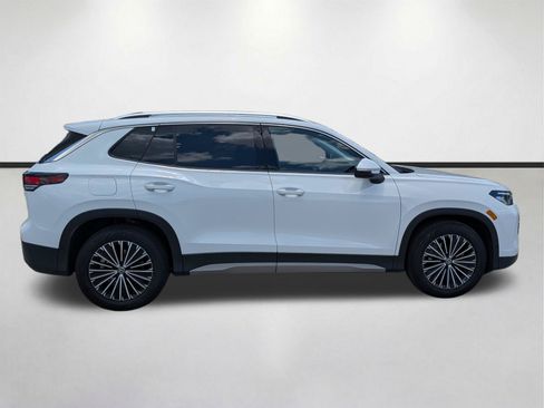 Used 2025 Volkswagen Tiguan S w/ 18" Wheel Package FWD image 3