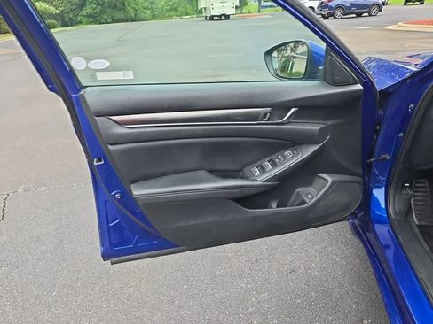 Used 2018 Honda Accord Sport image 35