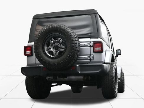 Used 2020 Jeep Wrangler Unlimited Sahara AWD/4WD image 36