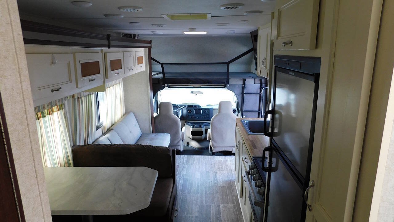 Used 2019 Ford E-450 and Econoline 450 Super Duty w/ Motorhome Prep Package RWD image 43