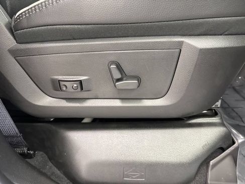 New 2026 RAM 3500 Laramie AWD/4WD image 27