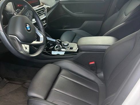 Used 2024 BMW X4 xDrive30i AWD/4WD image 3