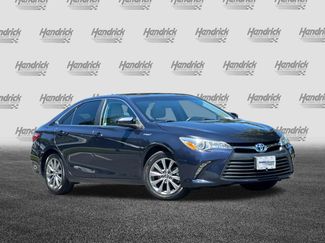 Used 2017 Toyota Camry XLE w/ Moonroof Package FWD video 2