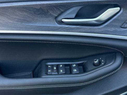 New 2026 Jeep Grand Cherokee Limited image 11