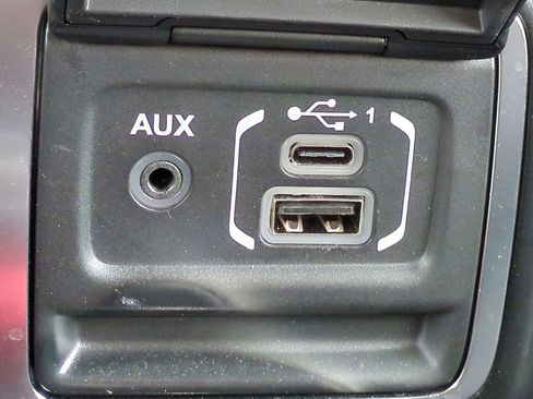 Used 2021 Jeep Wrangler Unlimited Sahara image 21