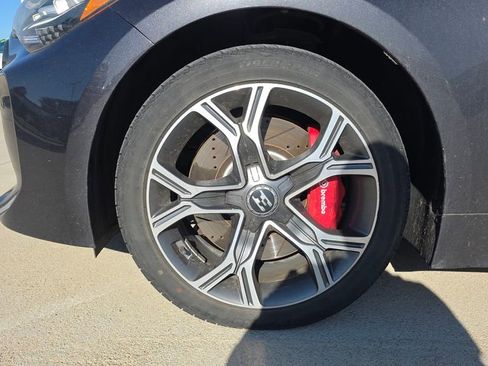 Used 2019 Kia Stinger GT image 10