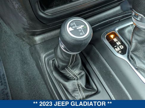 Used 2023 Jeep Gladiator Overland AWD/4WD image 35