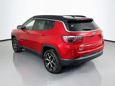 Used 2025 Jeep Compass Limited AWD/4WD image 5