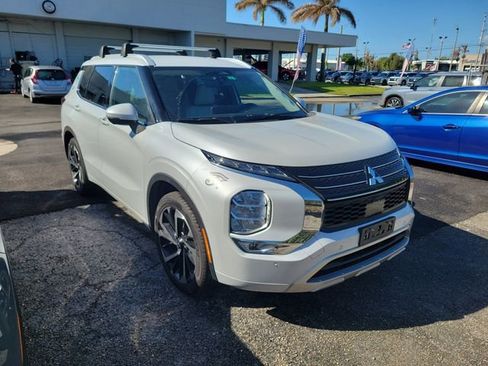 Used 2022 Mitsubishi Outlander SEL image 1