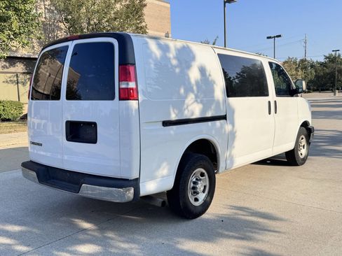 Used 2019 Chevrolet Express 2500 w/ Driver Convenience Package image 4