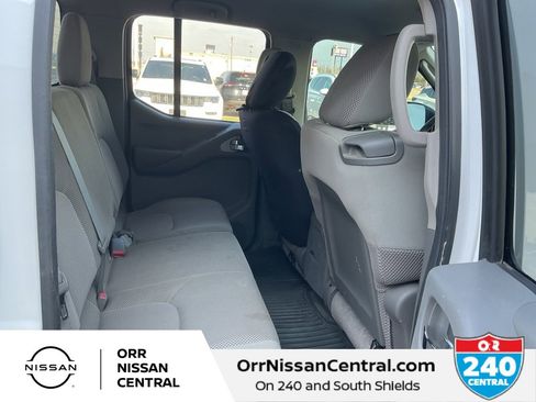 Used 2011 Nissan Frontier SV w/ SV Premium Utility Pkg image 12