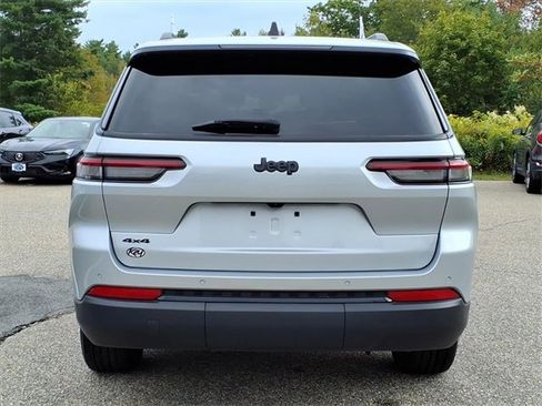 Used 2024 Jeep Grand Cherokee L Laredo image 27