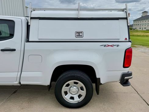 Used 2022 Chevrolet Colorado W/T w/ WT Convenience Package AWD/4WD image 17