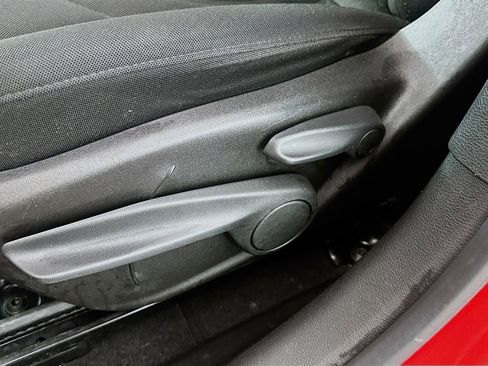 Used 2019 Jeep Renegade Latitude image 18