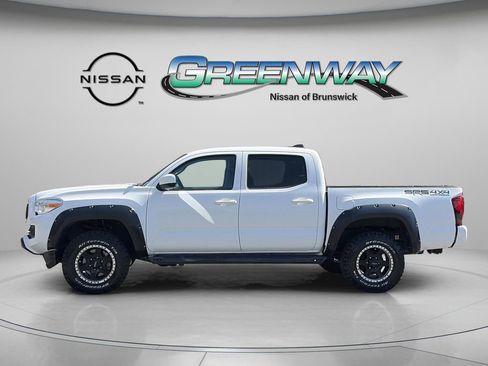 Used 2020 Toyota Tacoma SR AWD/4WD image 4