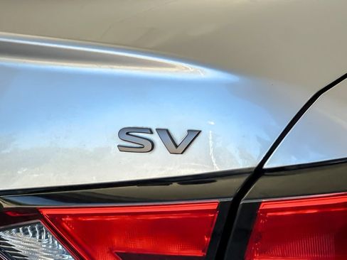 Used 2024 Nissan Altima 2.5 SV FWD image 24