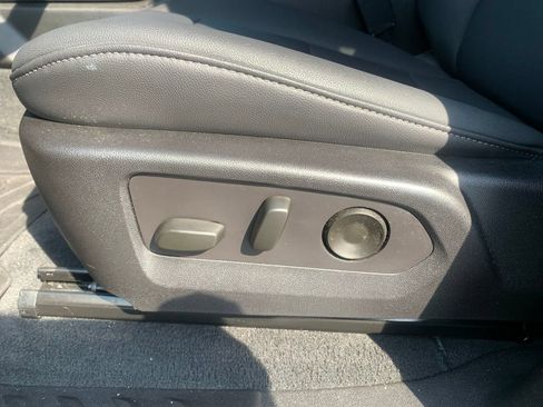 Used 2024 Chevrolet Colorado LT w/ LT Convenience Package III AWD/4WD image 24