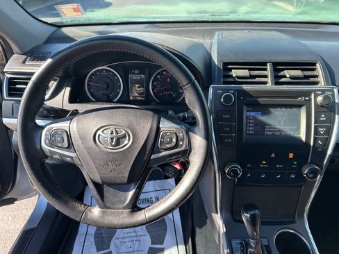 Used 2015 Toyota Camry SE image 5