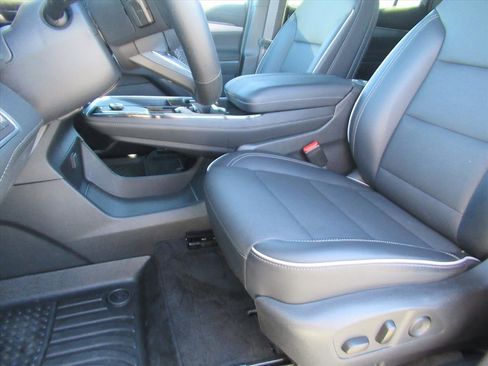 Used 2025 Buick Enclave Preferred image 15