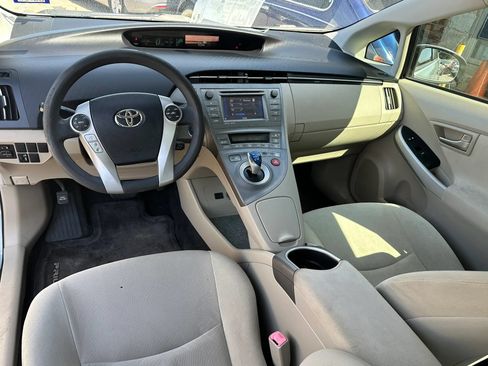 Used 2012 Toyota Prius Three FWD image 4