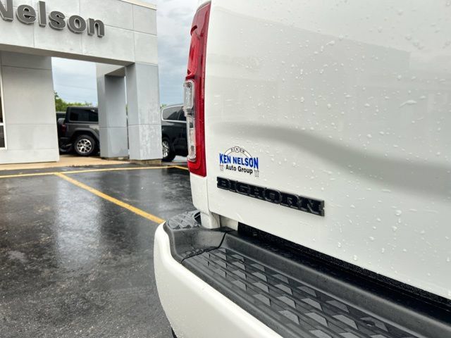 Used 2022 RAM 2500 Big Horn w/ Night Edition AWD/4WD image 9