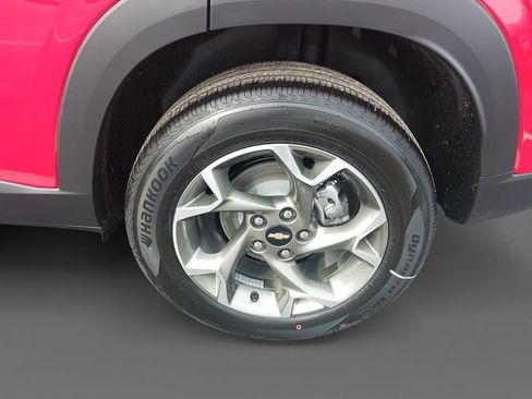 New 2026 Chevrolet Trax LT w/ Driver Confidence Package image 8