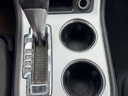 Used 2011 GMC Acadia SLE FWD image 19