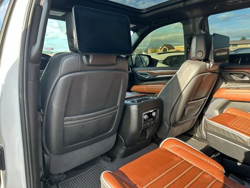 Used 2024 GMC Yukon Denali Ultimate AWD/4WD image 12