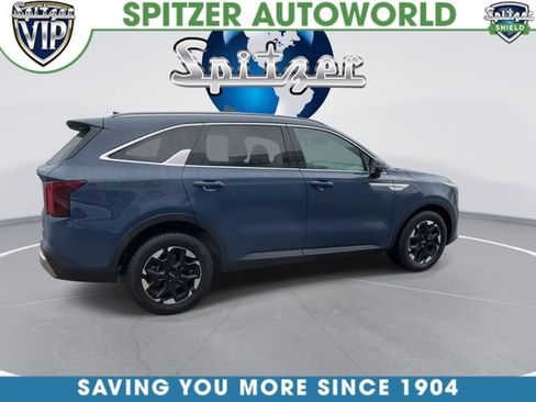 Certified 2024 Kia Sorento S image 9