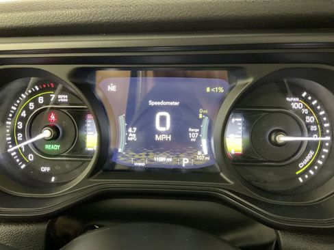 Used 2025 Jeep Wrangler Willys image 26