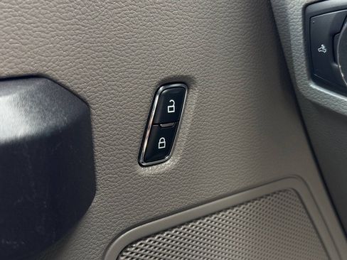 Used 2015 Ford F150 XL w/ Equipment Group 101A Mid AWD/4WD image 26