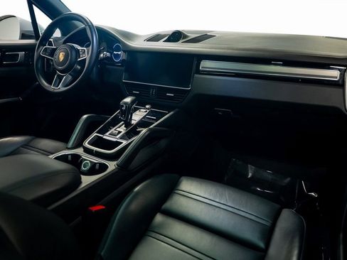 Used 2022 Porsche Cayenne S Platinum image 54