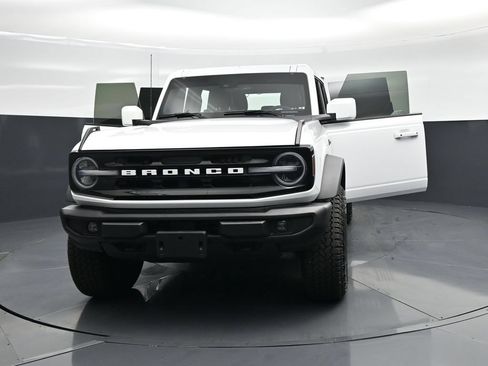 Used 2025 Ford Bronco Outer Banks w/ Sasquatch Package AWD/4WD image 28