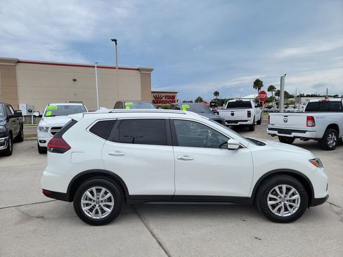 Used 2020 Nissan Rogue SV FWD image 5