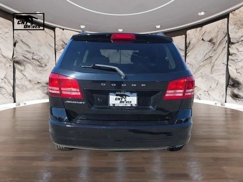 Used 2018 Dodge Journey SE w/ Connectivity Group FWD image 6
